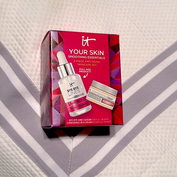 NEW iT Cosmetics YOUR SKIN SMOOTHING ESSENTIALS SKINCARE GIFT SET - Picture 3 of 11